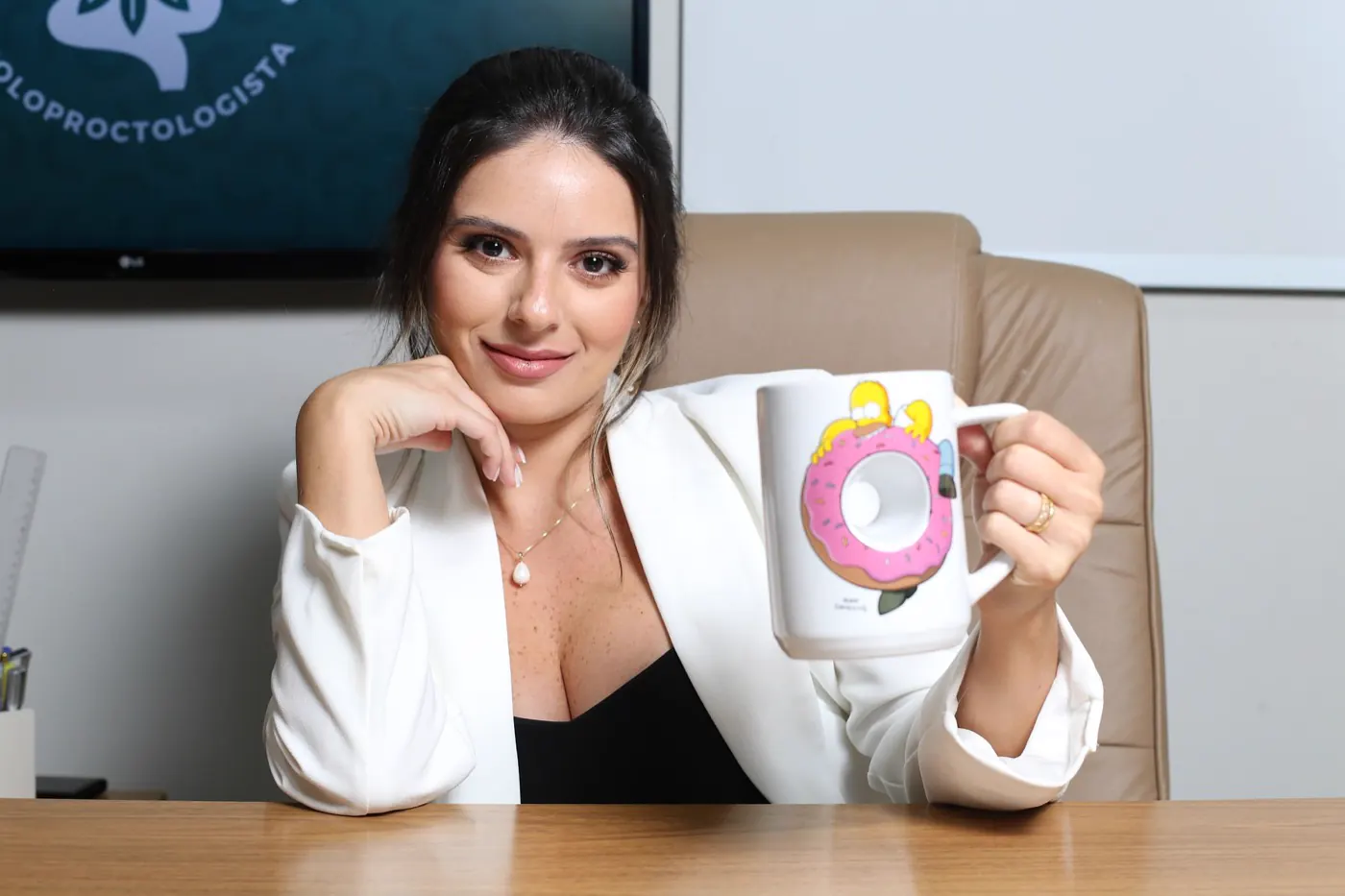 Dra. Luiza no consultório